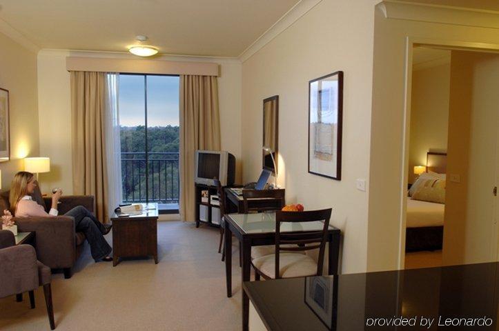 Oaks Sydney North Ryde Suites Habitación foto